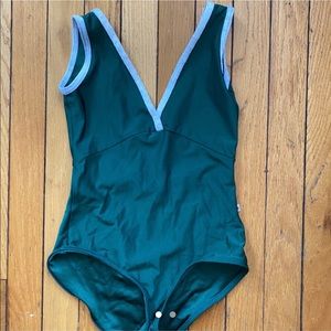 xs dark green alicia yumiko w white trim